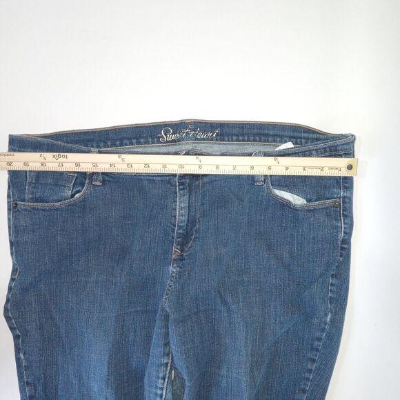 Old Navy Womens Denim Jeans, The Sweet Heart, Straight Leg, Size 18 - Picture 5 of 8